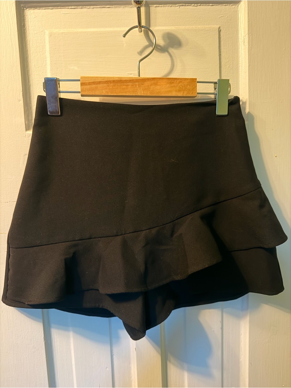 Zara Ruffled Black Women's Skort - Classic Feminine Style
